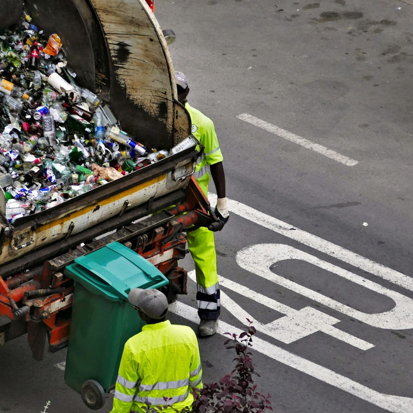 La métropole alerte sur les effets de l'arrêt de la collecte des ordures dans la cité phocéenne